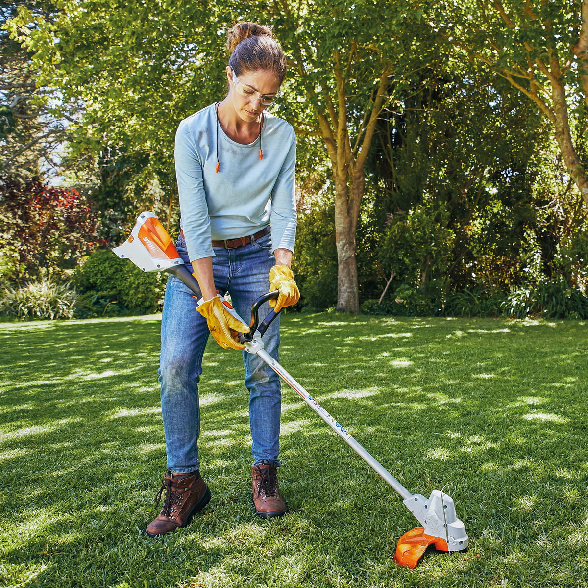 STIHL FSA 57 Battery Grass Trimmer | Pesches Flowers & Garden Center STIHL FSA 57 Battery Grass Trimmer | Pesches Flowers & Garden Center